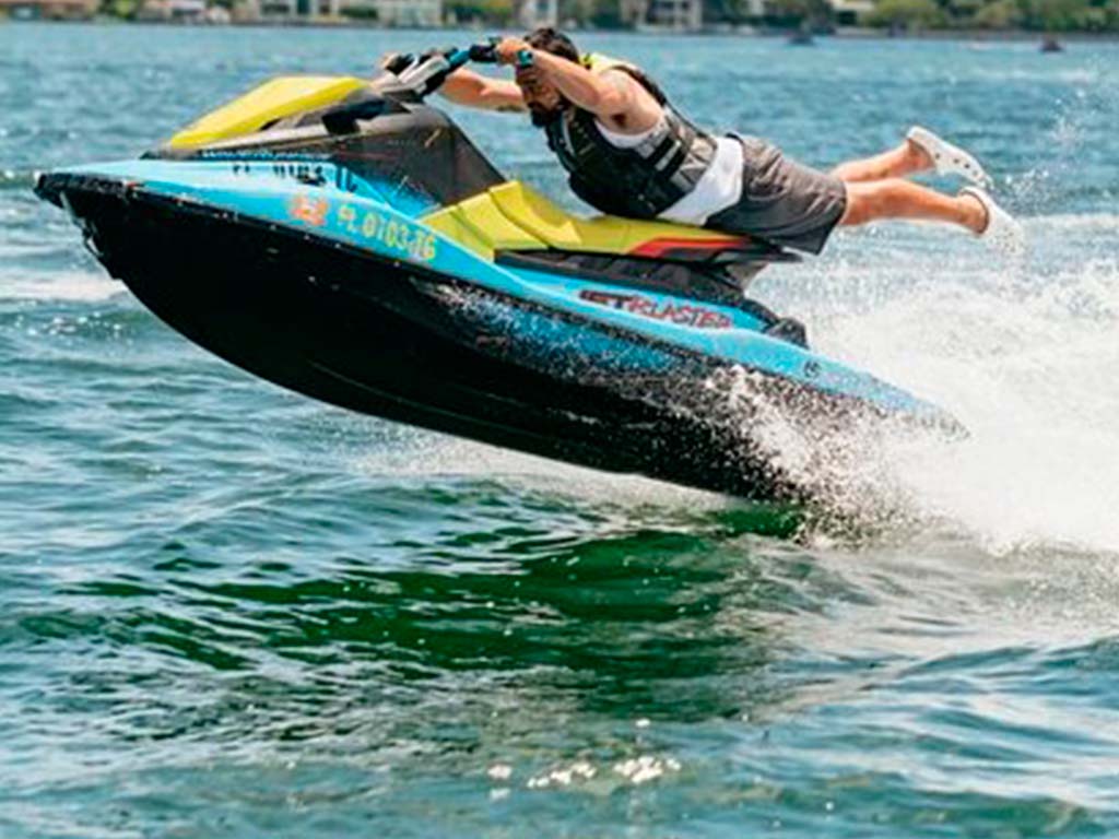 Officina riparazione moto d’acqua jet ski, Officina Semeraro Officina riparazione moto d'acqua jet ski, Officina Semeraro